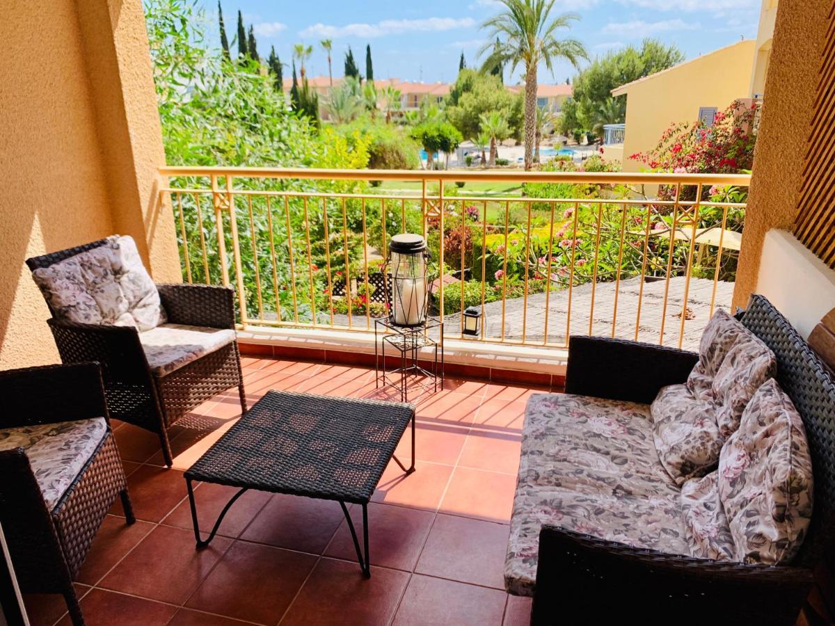 101 Hippo Apartment In Popular Regina Gardens Paphos Eksteriør billede