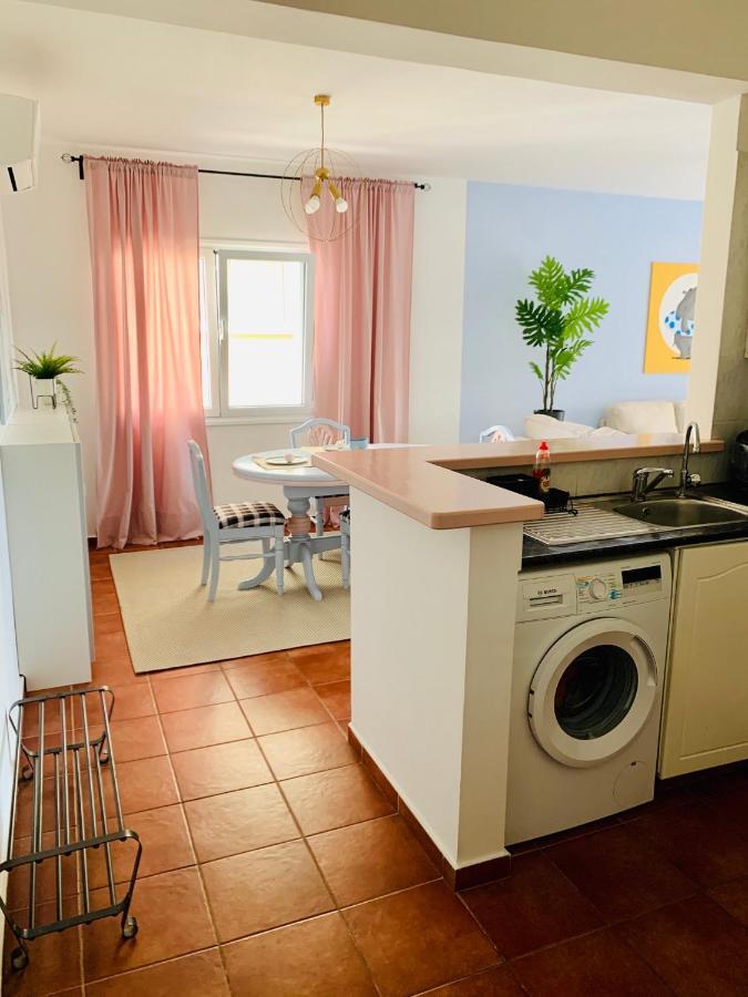 101 Hippo Apartment In Popular Regina Gardens Paphos Eksteriør billede